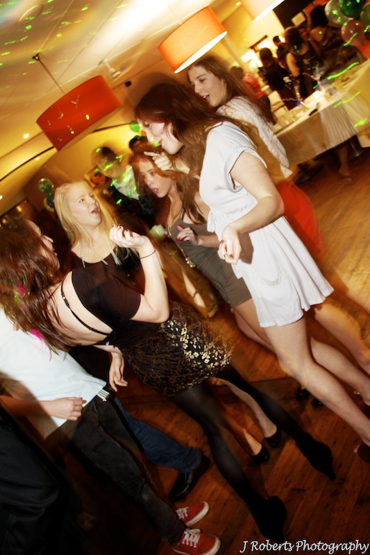 Girls on the dancefloor - party photography sydney